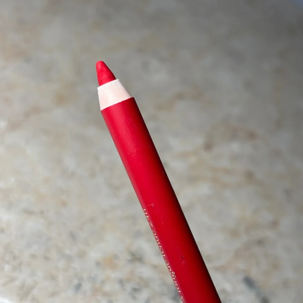 Estee Lauder Double Wear 24H Stay in Place Lip Liner‎ 018 Red Full Size